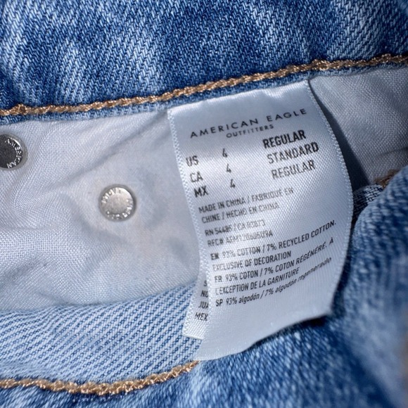 American Eagle 4 Women's 90s Straight Distressed Jeans High Waist Light Wash - Picture 6 of 7